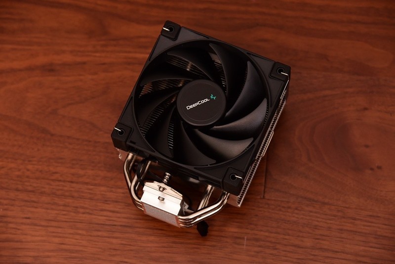 显卡不降价，亮机显卡走起！GTX1050TI&RX6400？