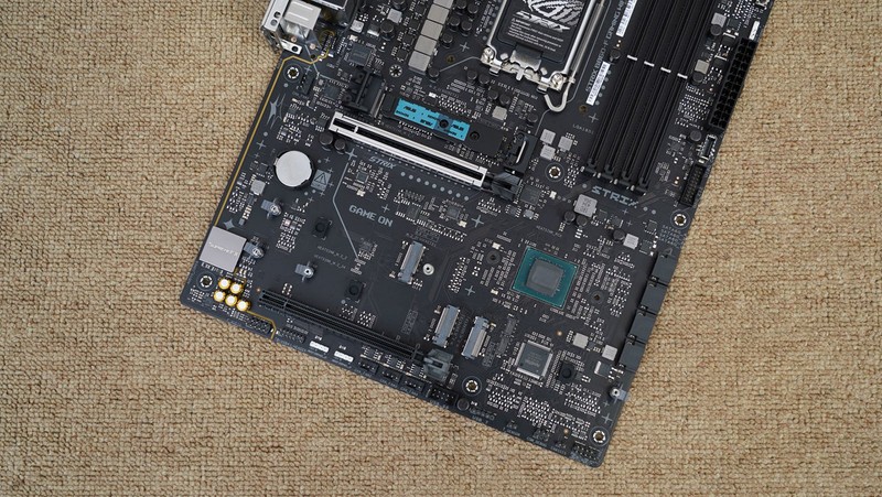 经典进化再升级，ROG STRIX B860-F GAMING WIFI主板开箱图赏