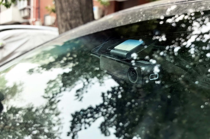 碰瓷新花样防不胜防？还好我有秘密武器：70迈智能行车记录仪M800