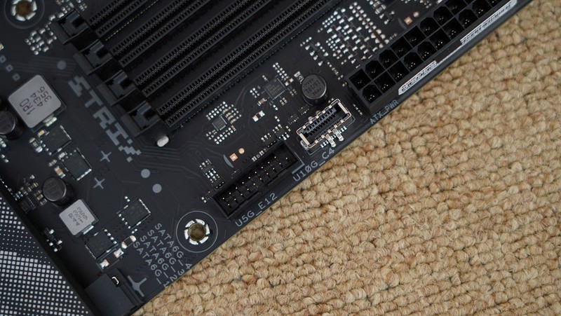 经典进化再升级，ROG STRIX B860-F GAMING WIFI主板开箱图赏