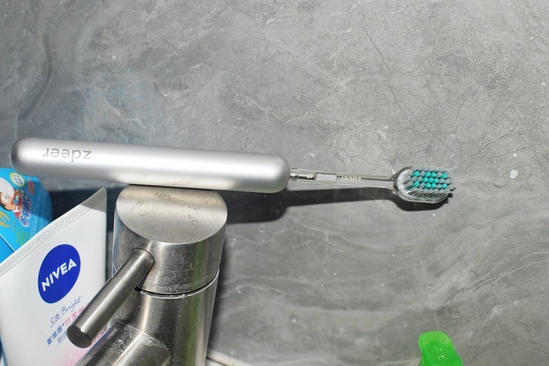 打造生活品质的口腔护理艺术 左点轻奢艺术牙刷