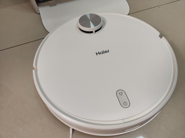 海尔全能扫拖机器人新品 免倒垃圾免手洗拖布