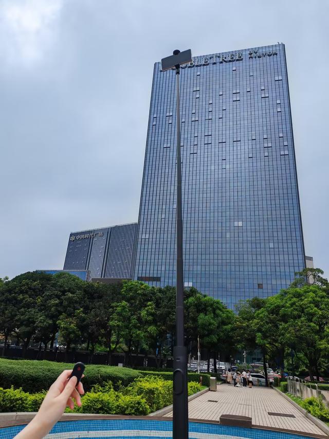 旅行高端自拍杆体验——SEAJIC施吉客大力神落地自动弹开专利支架