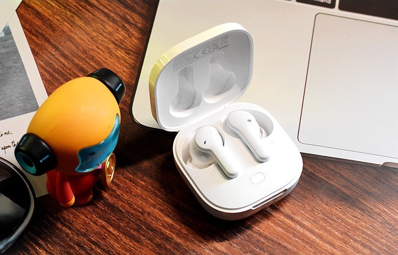 4麦降噪入耳身临其“静”性价比王者重磅出品QCY T13真无线蓝牙耳机