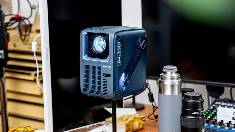 留一面白墙给投影仪，生活里的一点小乐趣，酷开P9投影仪开箱