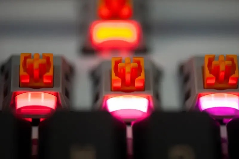 瑞翼鲨RAESHA金轴上手简评