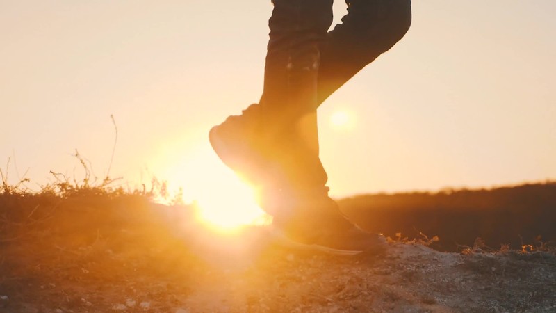 今日话题普通人做什么挣钱最快？2024适合普通人的创业项目！