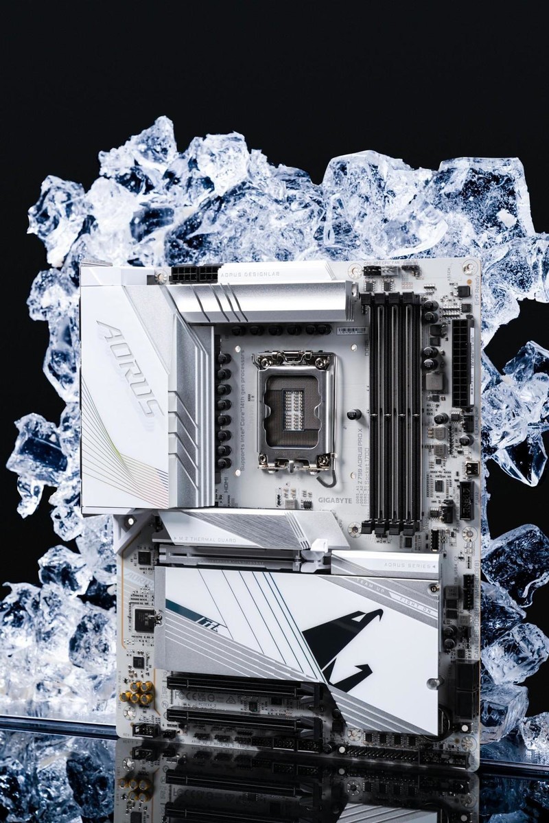 技嘉AORUS硬核跨界，联动各界大咖打造电竞新生态