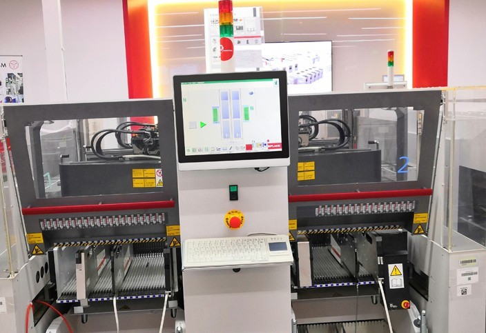 【触想智能】工业一体机在数控设备上应用的要求分析