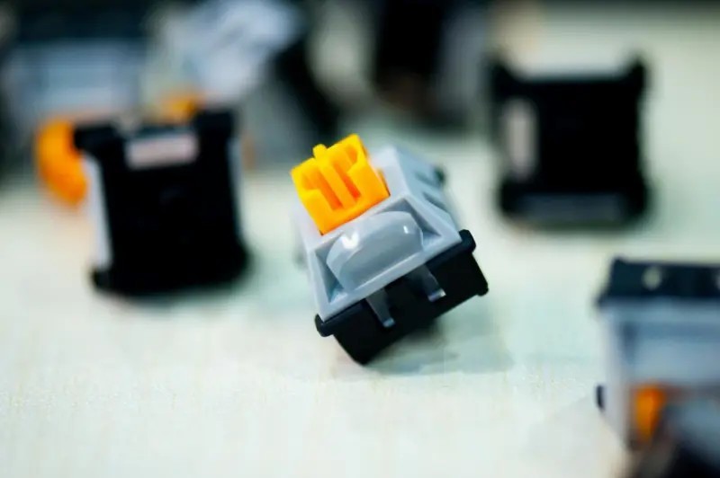 瑞翼鲨RAESHA金轴上手简评