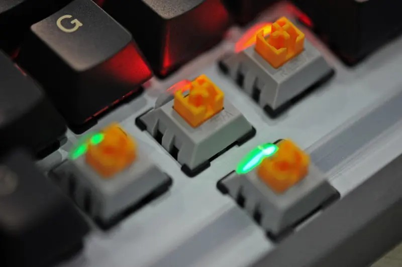 瑞翼鲨RAESHA金轴上手简评