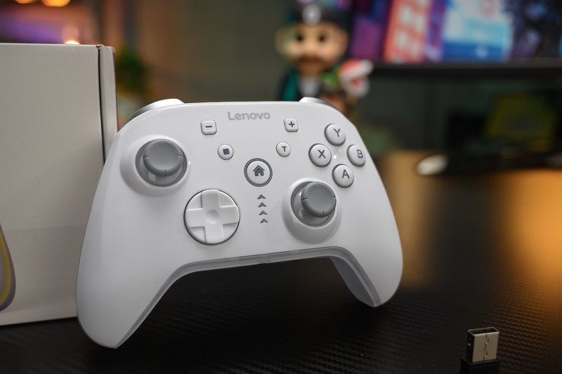 PC、NS、安卓、苹果四平台兼容，3A大作玩家的利器，联想S03三模无线游戏手柄