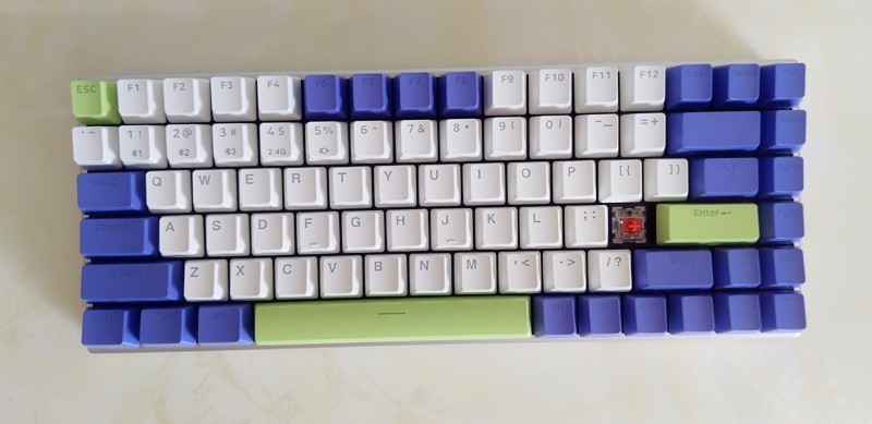 多模无线静音键盘，颜值控的选择，雷柏V700-8A机甲紫体验