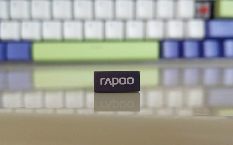 多模无线静音键盘，颜值控的选择，雷柏V700-8A机甲紫体验