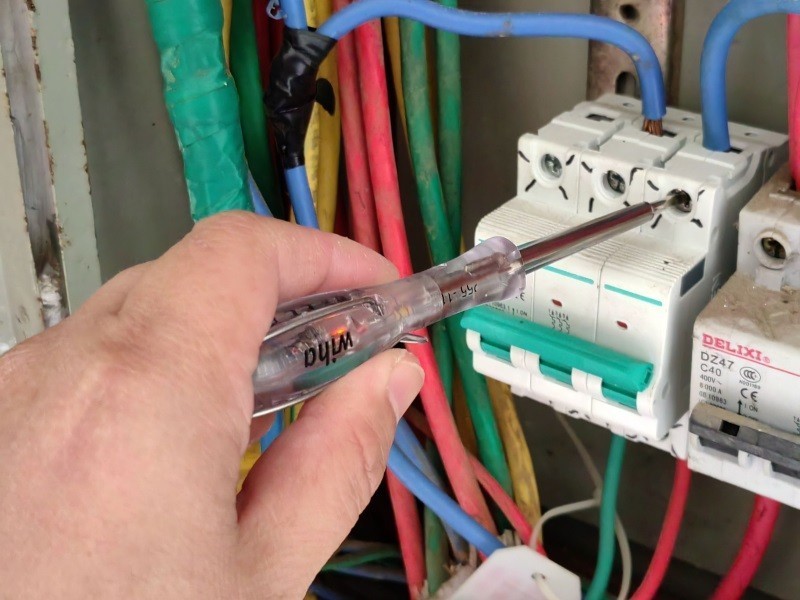 工业美学与人体工学的极致体现---wiha威汉电工绝缘10件套（90012C）入手体验