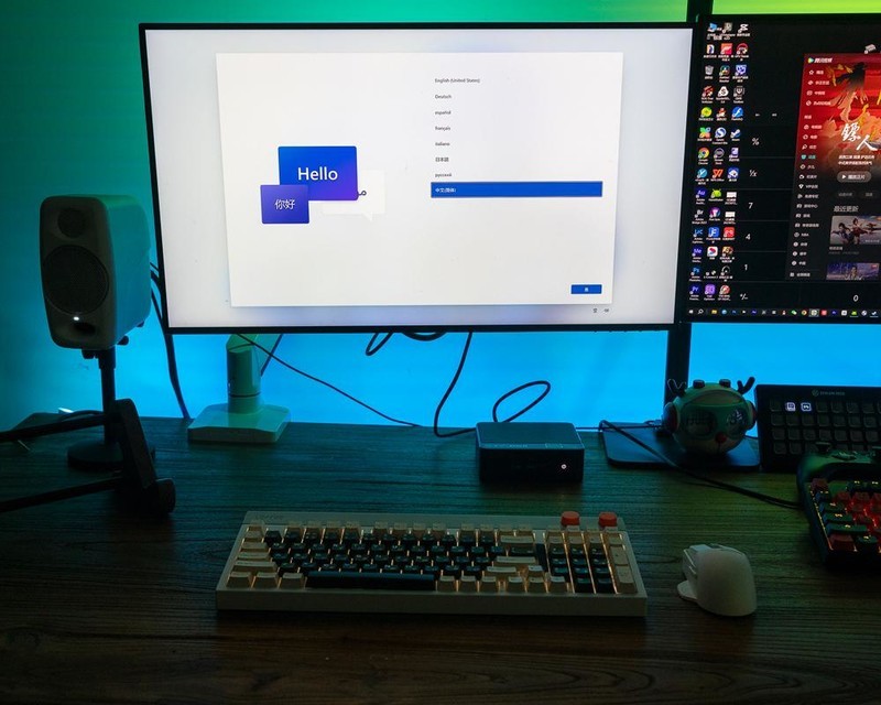 一大一小，一桌双工位配置，零刻SER5 R5-5500U和自组PC