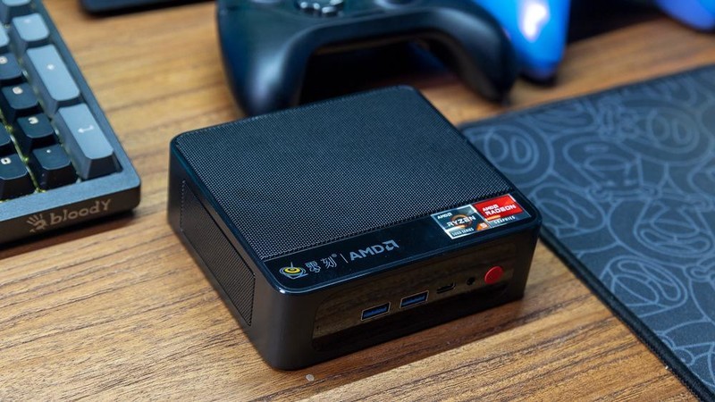 一大一小，一桌双工位配置，零刻SER5 R5-5500U和自组PC