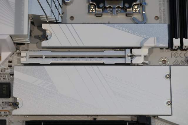 14代酷睿的高颜值座驾，技嘉B760M冰雕XAORUS ELITE X AX装机实测