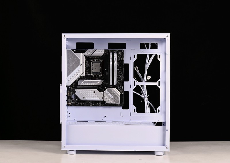 追求极致散热，颜值不妥协！13600KF+4070Super搭配先马朱雀5装机