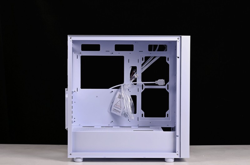 追求极致散热，颜值不妥协！13600KF+4070Super搭配先马朱雀5装机