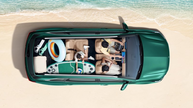 蓝电E5 PLUS燃情上市：续航新纪元，入门即豪华