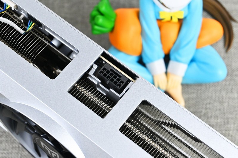 影驰RTX4080SUPER金属大师OC开箱拆解试玩：2K 360hz高刷屏搭档