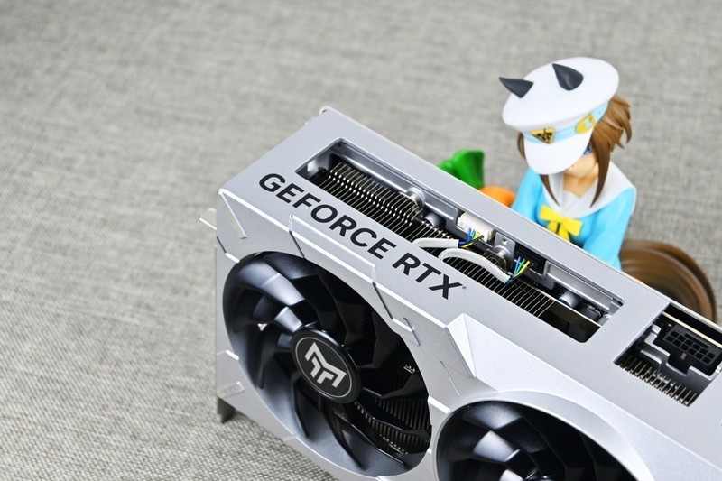 影驰RTX4080SUPER金属大师OC开箱拆解试玩：2K 360hz高刷屏搭档