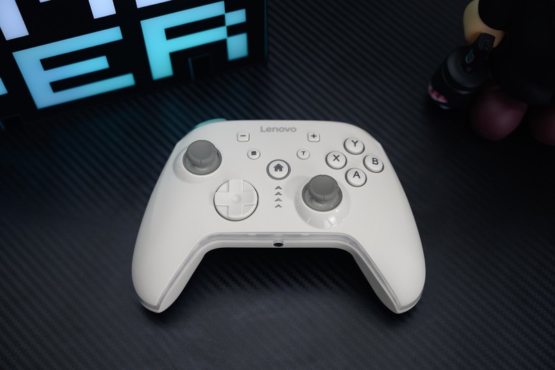 PC、NS、安卓、苹果四平台兼容，3A大作玩家的利器，联想S03三模无线游戏手柄