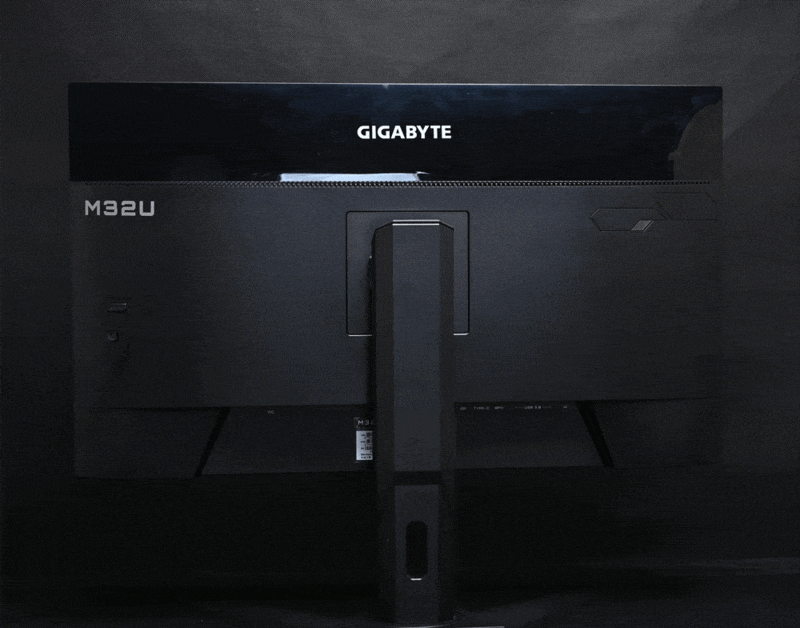 释放桌面与思想，4K高刷技嘉KVM电竞显示器，M32U带四套主机飞