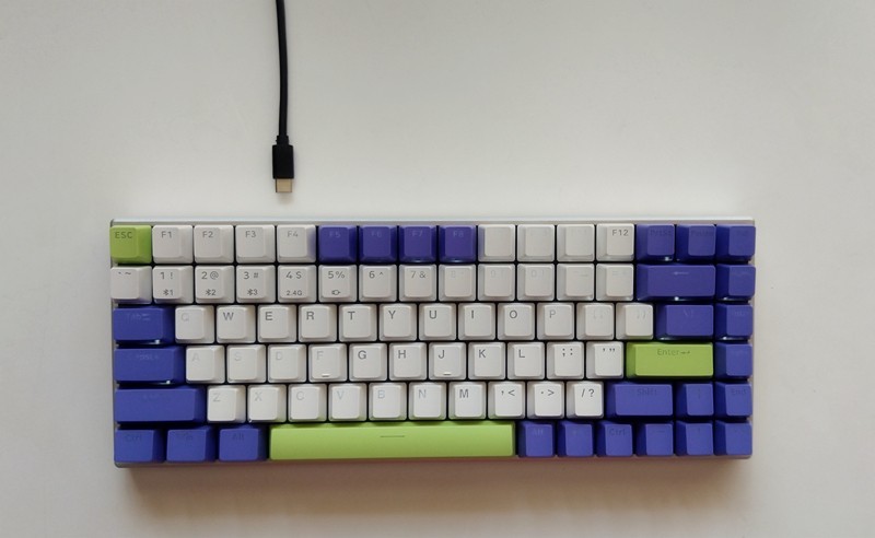 多模无线静音键盘，颜值控的选择，雷柏V700-8A机甲紫体验