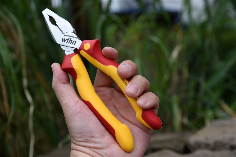 工业美学与人体工学的极致体现---wiha威汉电工绝缘10件套（90012C）入手体验