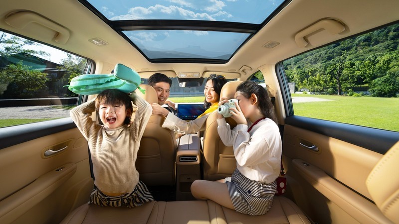 蓝电E5 PLUS燃情上市：续航新纪元，入门即豪华