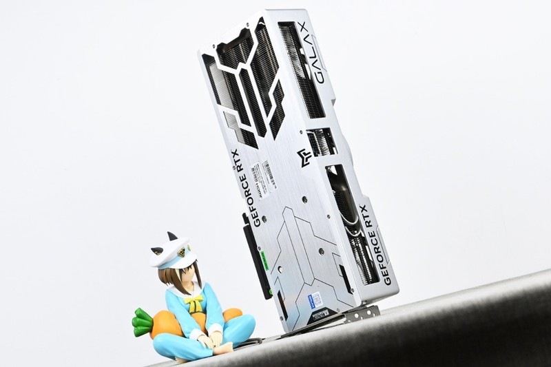 影驰RTX4080SUPER金属大师OC开箱拆解试玩：2K 360hz高刷屏搭档