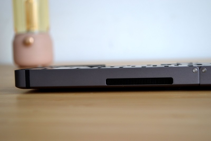 性能炸裂！锐龙7 8840U+10小时长续航，玲珑折叠键盘主机首发评测