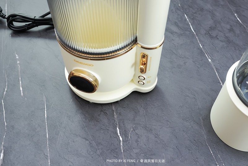 夏日续命，幸福感绝绝子！大宇轻音破壁机：夜半榨果汁，想喝就喝