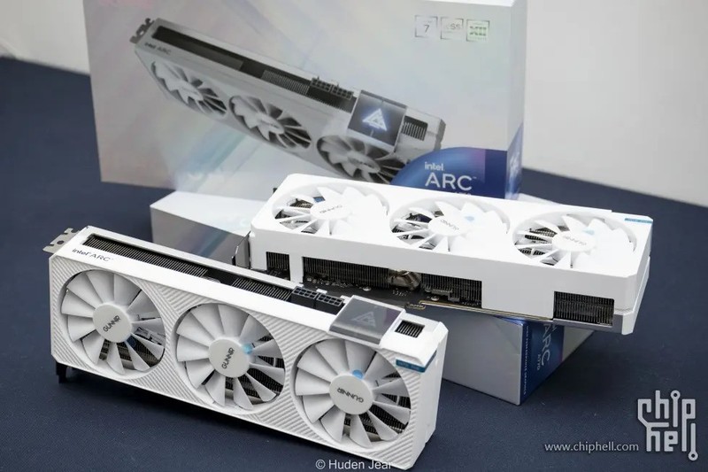 纯白颜值卡也是实力派！intel Arc A770 A750显卡开箱测评