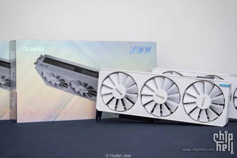 纯白颜值卡也是实力派！intel Arc A770 A750显卡开箱测评