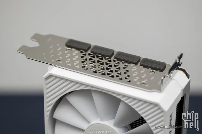 纯白颜值卡也是实力派！intel Arc A770 A750显卡开箱测评