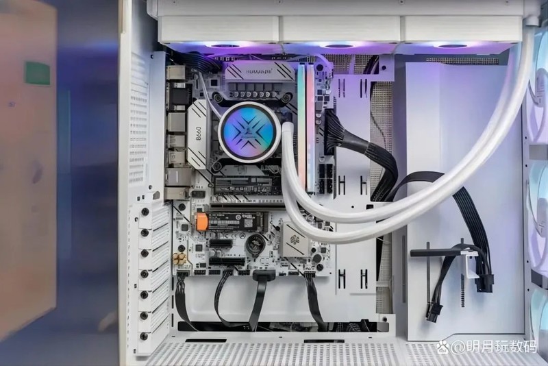 【主板评测】高性价比之选，华南B660M-PLUS主板评测！|华南金牌