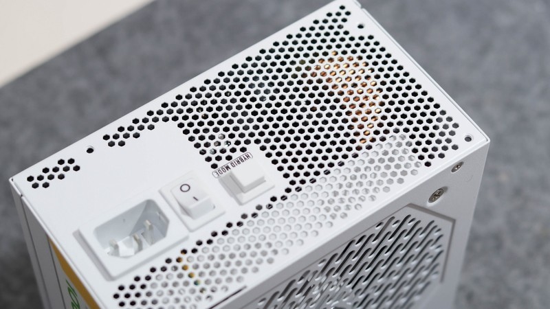 既好看又便宜！如何用一台中端手机预算打造MATX性能主机？