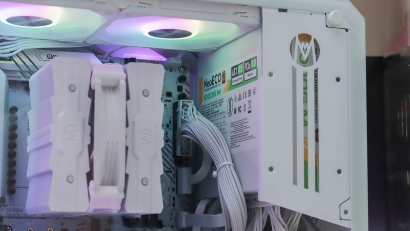 既好看又便宜！如何用一台中端手机预算打造MATX性能主机？