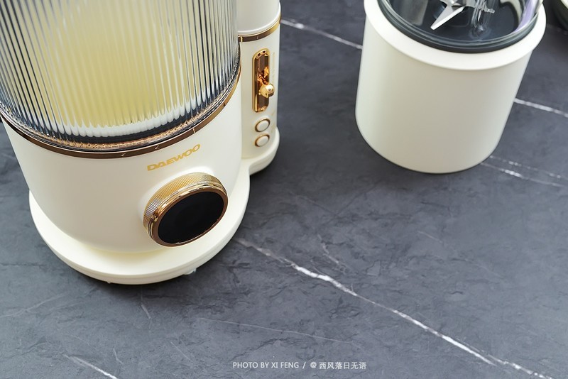 夏日续命，幸福感绝绝子！大宇轻音破壁机：夜半榨果汁，想喝就喝