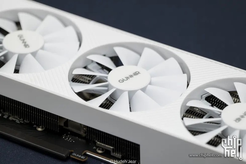 纯白颜值卡也是实力派！intel Arc A770 A750显卡开箱测评