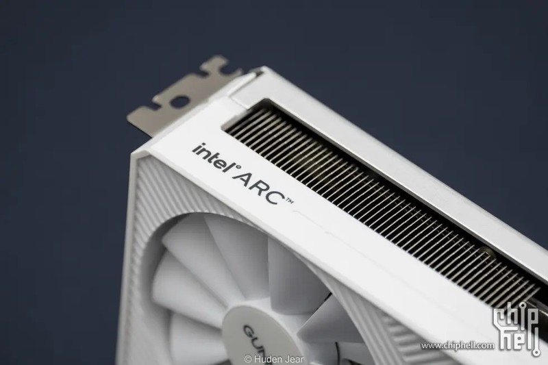 纯白颜值卡也是实力派！intel Arc A770 A750显卡开箱测评