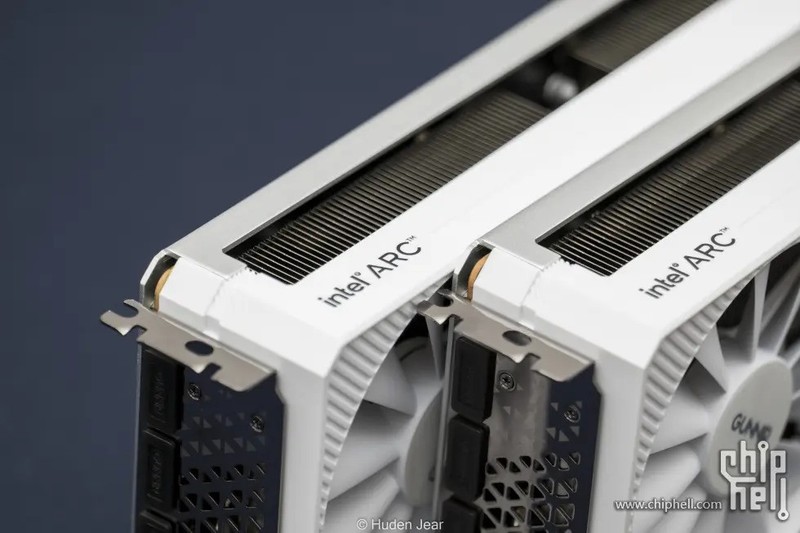 纯白颜值卡也是实力派！intel Arc A770 A750显卡开箱测评