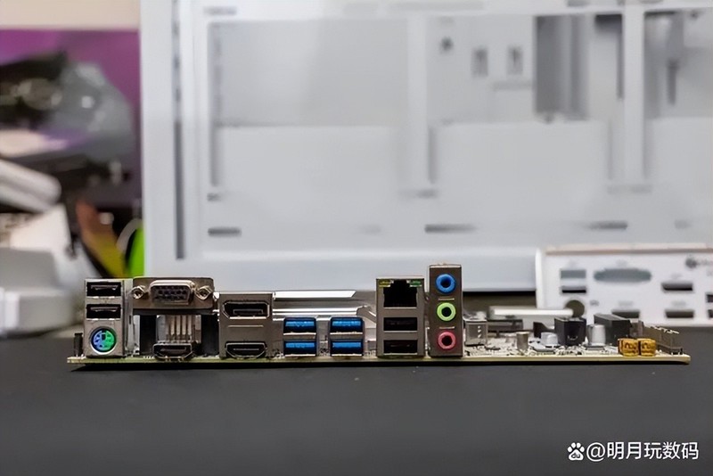 【主板评测】高性价比之选，华南B660M-PLUS主板评测！|华南金牌