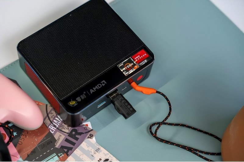 JBL千元无线电竞耳机上手体验，1680万色RGB灯效低调不张扬