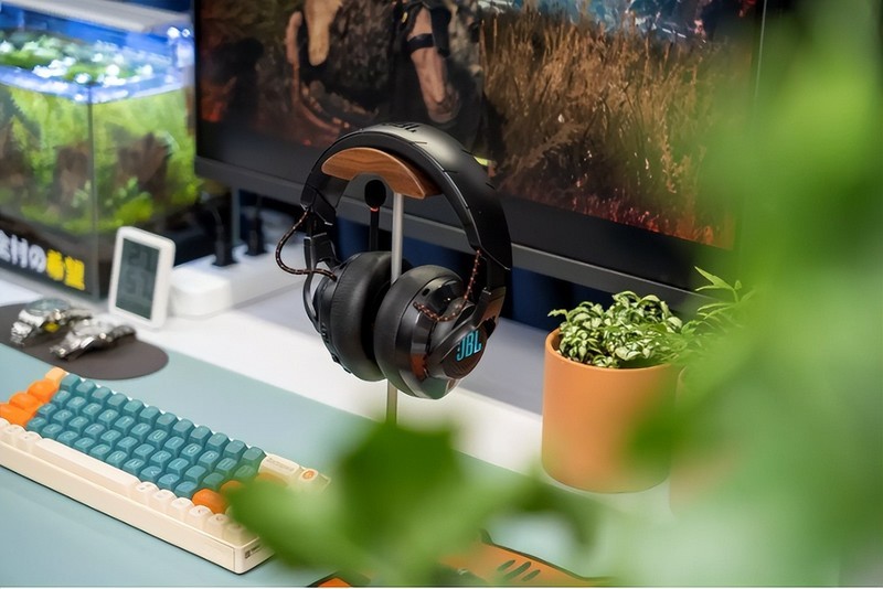 JBL千元无线电竞耳机上手体验，1680万色RGB灯效低调不张扬