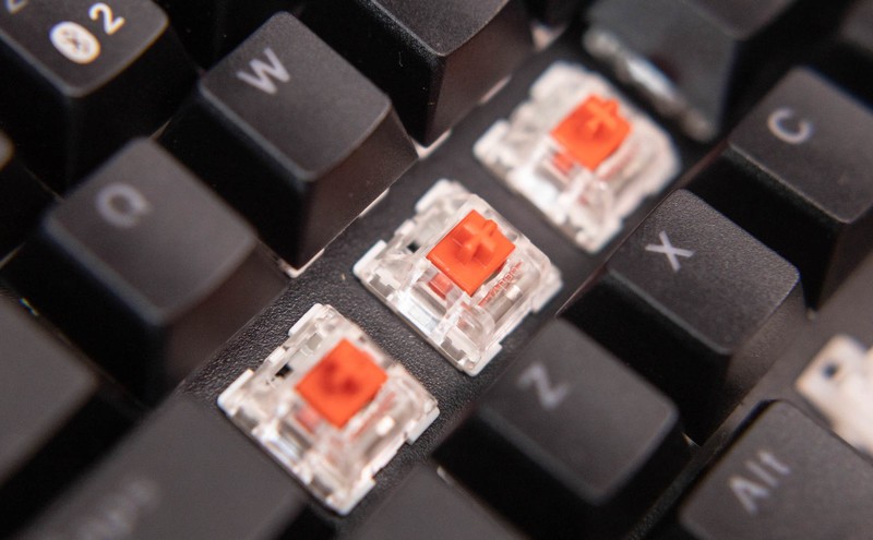 不足2百元入手，87键+无线+RGB+机械轴，雷柏V500Pro好用么