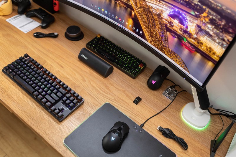 不足2百元入手，87键+无线+RGB+机械轴，雷柏V500Pro好用么